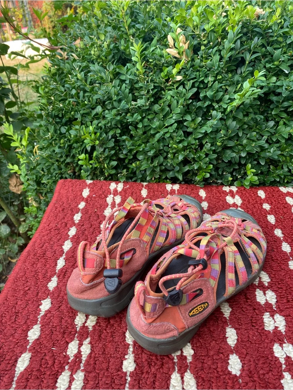 Keen Girl’s Multicolor Strappy Outdoor Coral and Pink Sandals Size 3